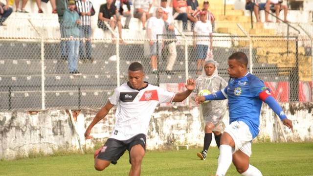 Com 2 jogadores a menos e golaço de Dudu, Botafogo vence o Velo Clube -  Botafogo Futebol SA